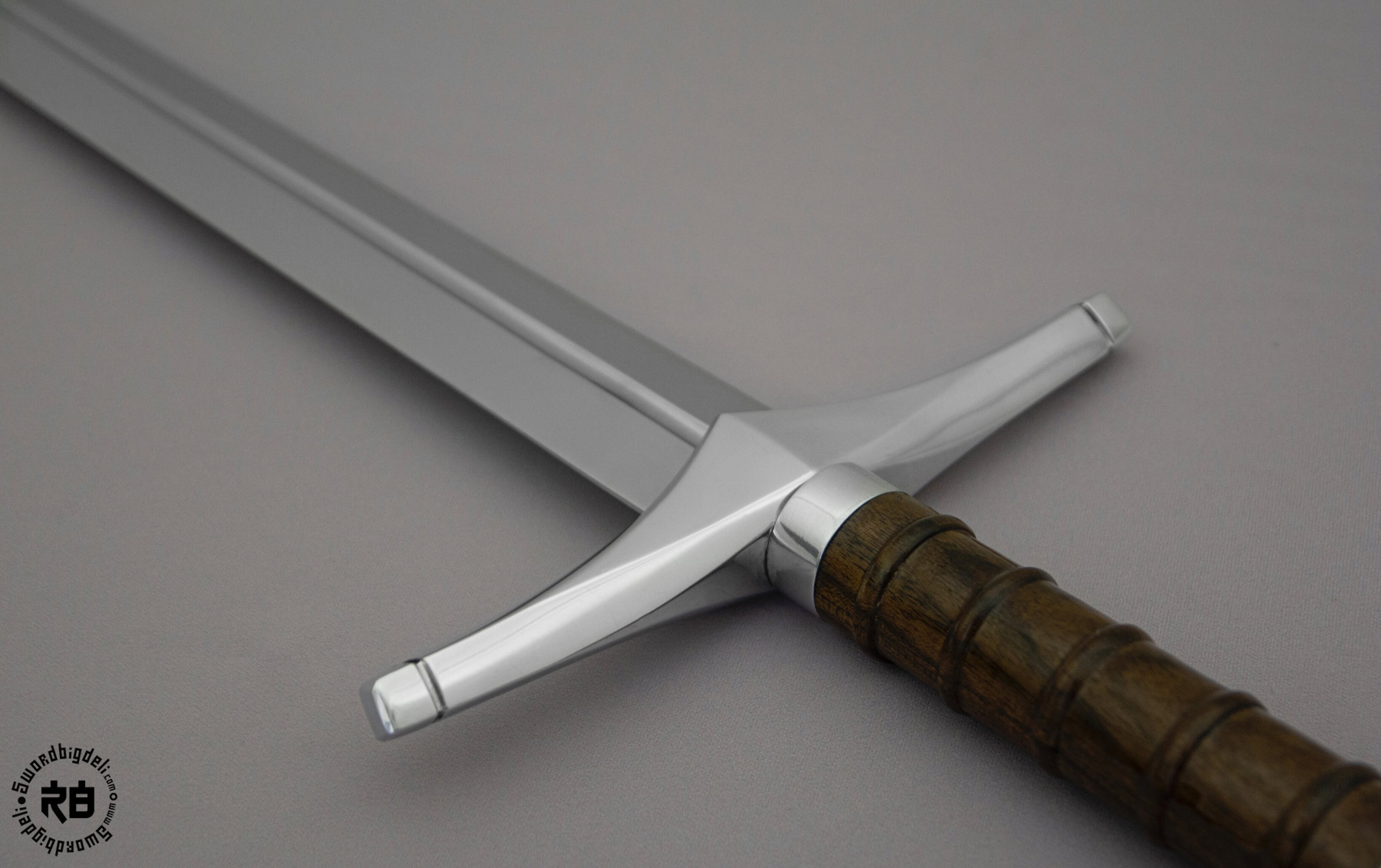  شمشیر صلیبی: تیغه‌ی شوالیه 